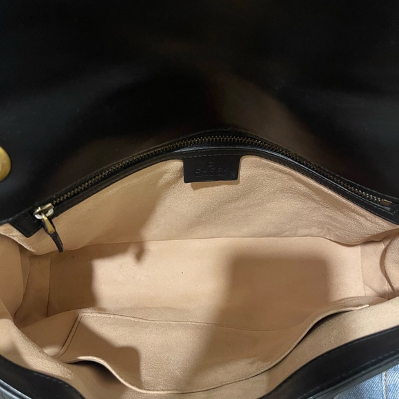 GG Marmont Flap Bag Medium - Picture 8 of 10